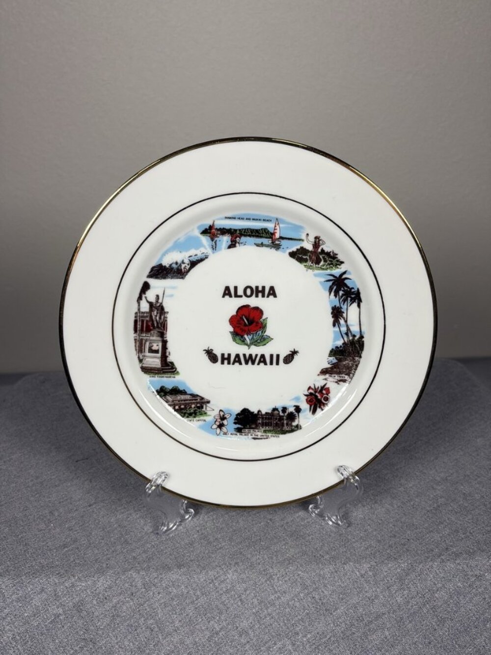 Vintage Hawaii Souvenir Collector Plate Aloha State Gold Trim Hibiscus Decor